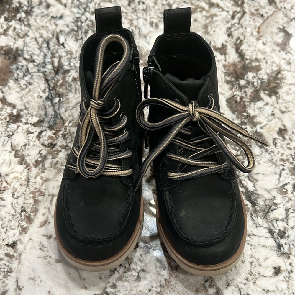 4/$20 Cat and Jack Sneaker Boots Sz 7